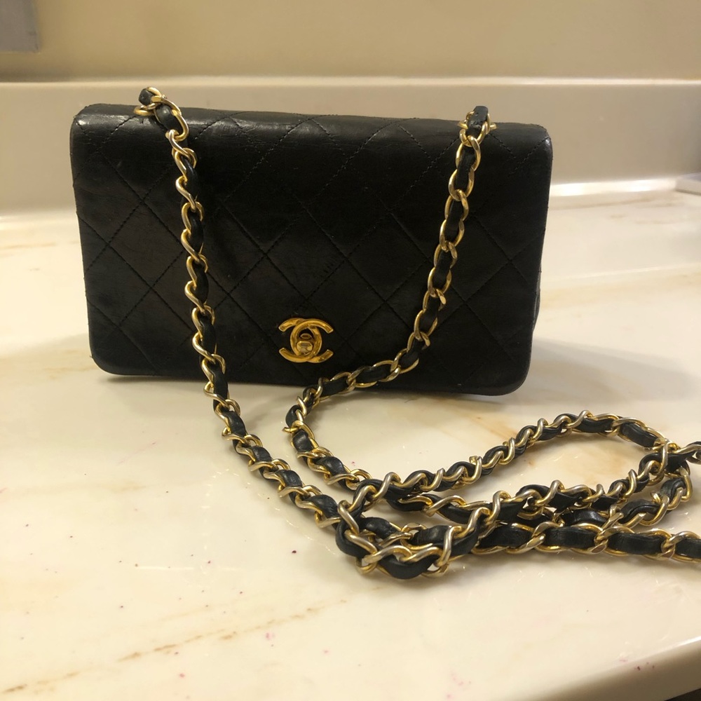 Chanel vintage chain mini bag